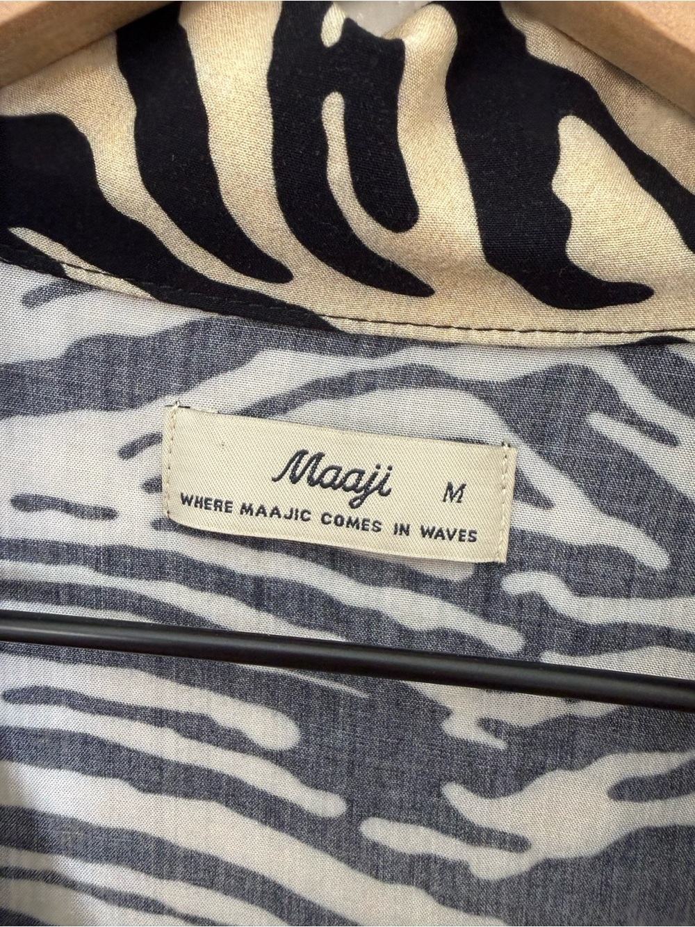 Maaji Womens Animal Print Sole Shirt Medium Multi Button Up Top - Picture 2 of 7